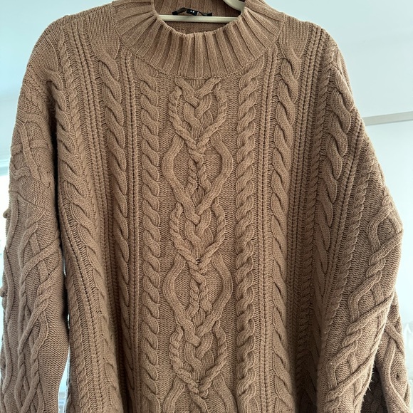 Max Mara Weekend Warm and cozy cable-knit sweater. - Picture 2 of 5